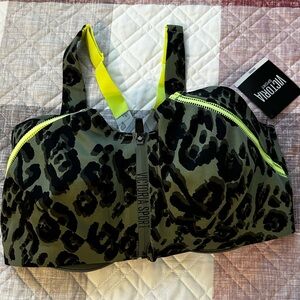 🎊NWT Victoria’s Secret Incredible Knockout Max Impact Sports Bra  36DDD